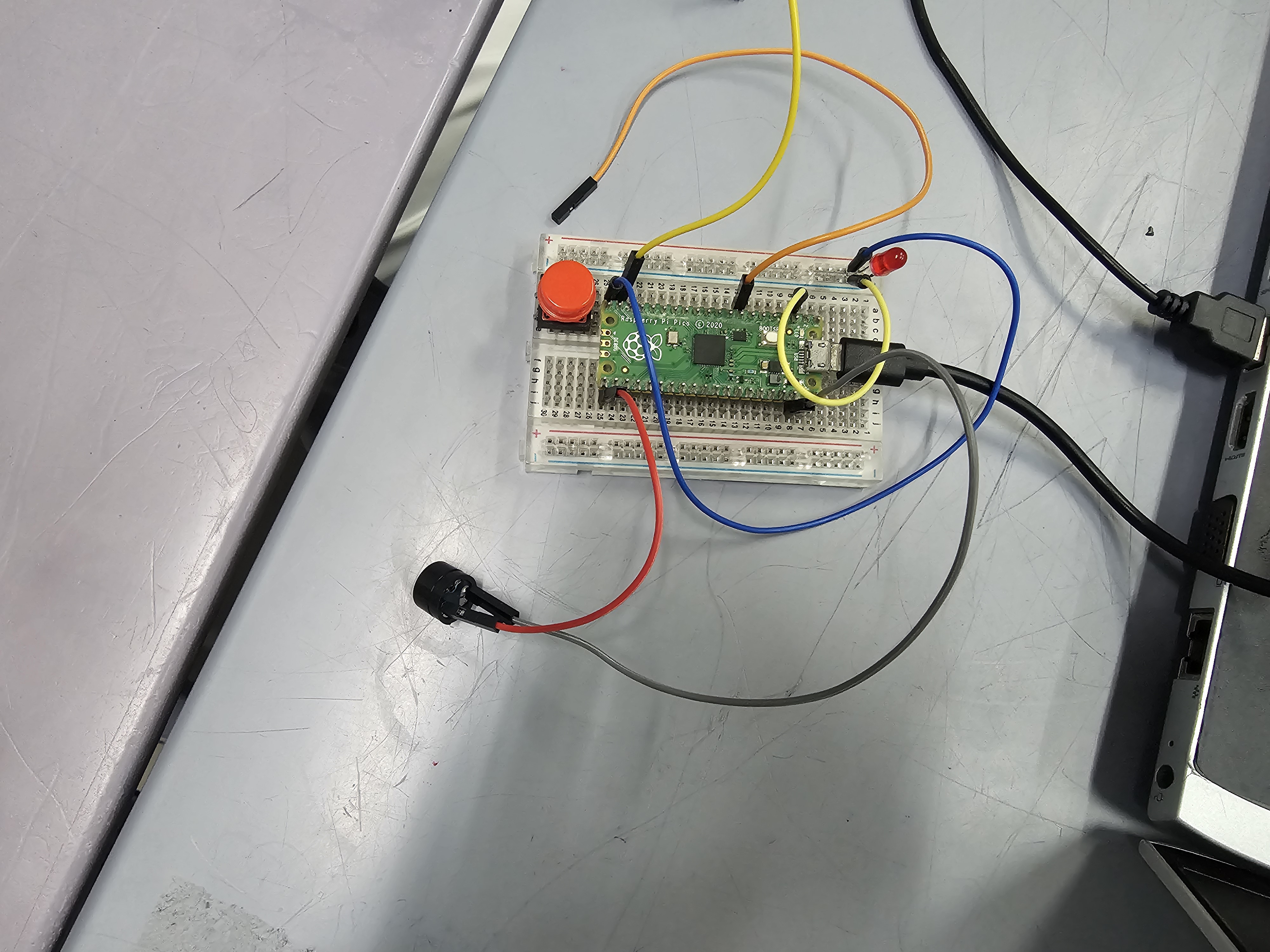 LED กระพริบพร้อมมีเสียง